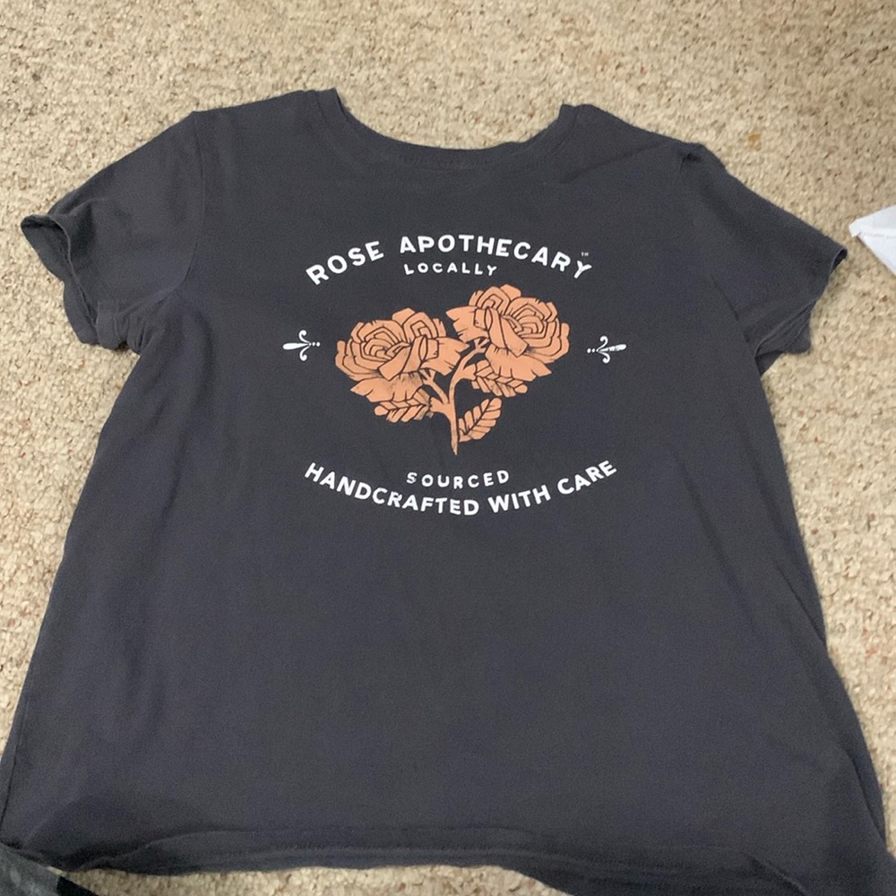 Juniors t shirt